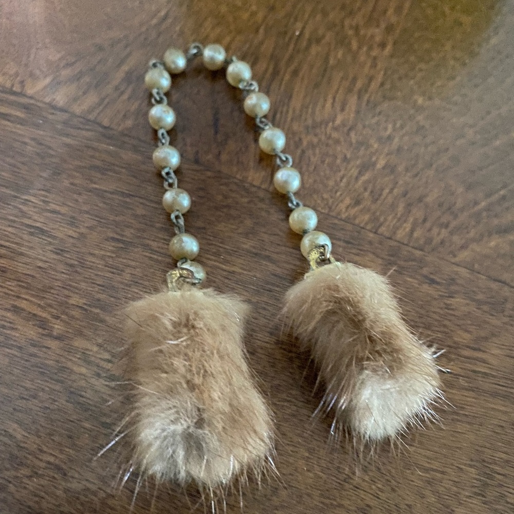 Vintage Sweater Clip